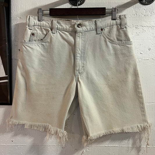 Vintage 90’s Distressed 550 Levi’s Orange Tab Cut Off Denim Shorts - Size 32 - Made In USA - Ultra Light Wash