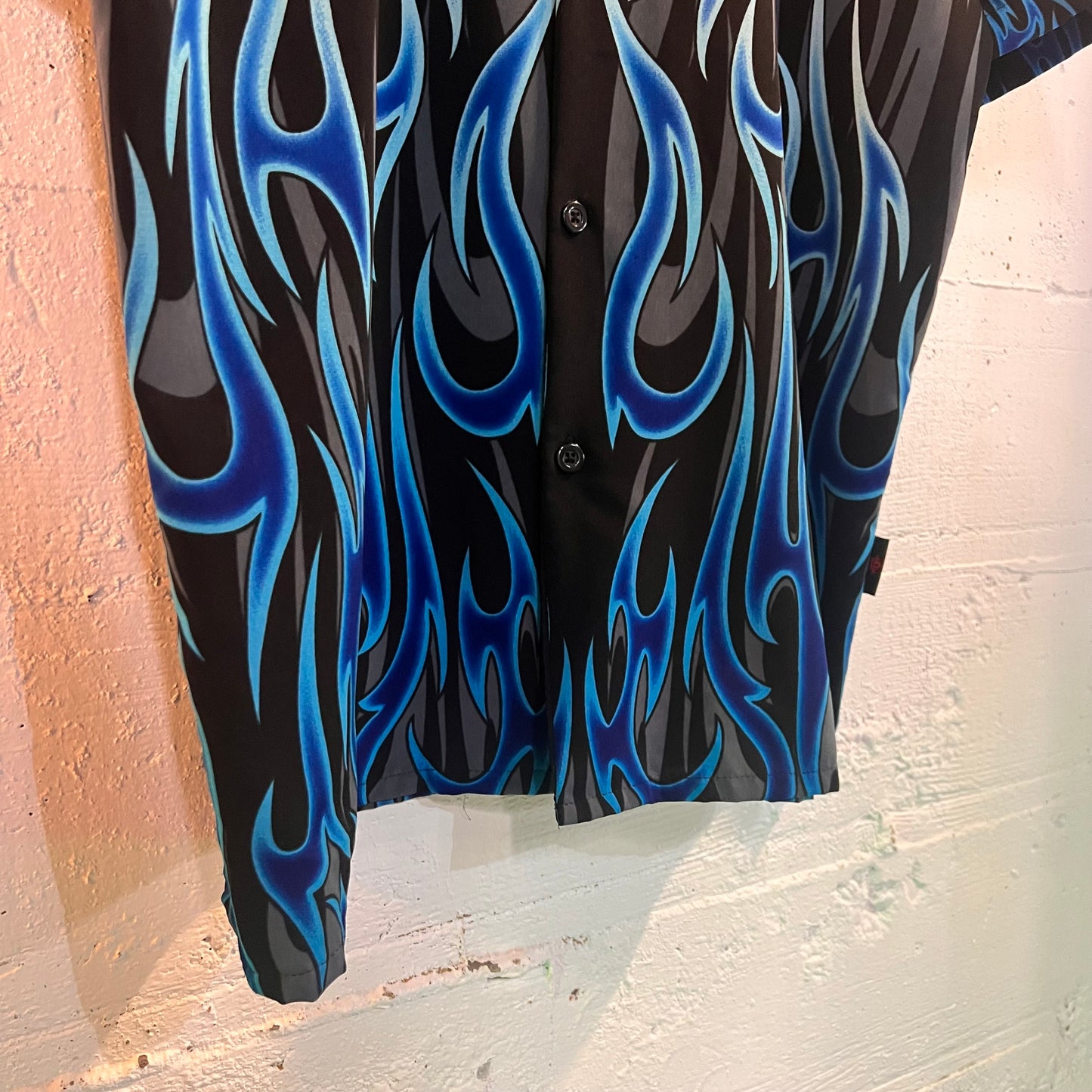 Vintage Y2K  Dragonfly Brand Tribal Flame Button Up Shirt - Size Large - Black/Blue