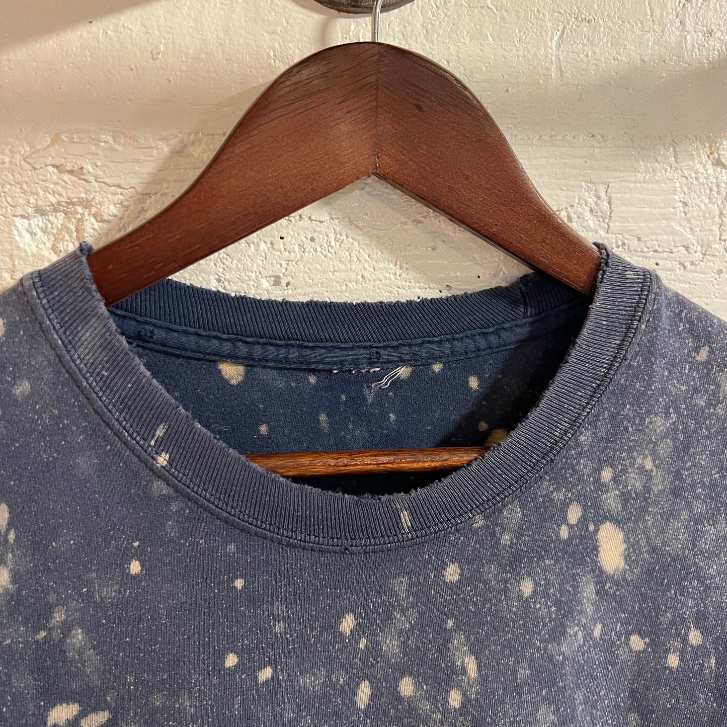 Vintage Distressed/Faded Cropped ‘Airlines’ T-Shirt - Size Medium - Faded Navy