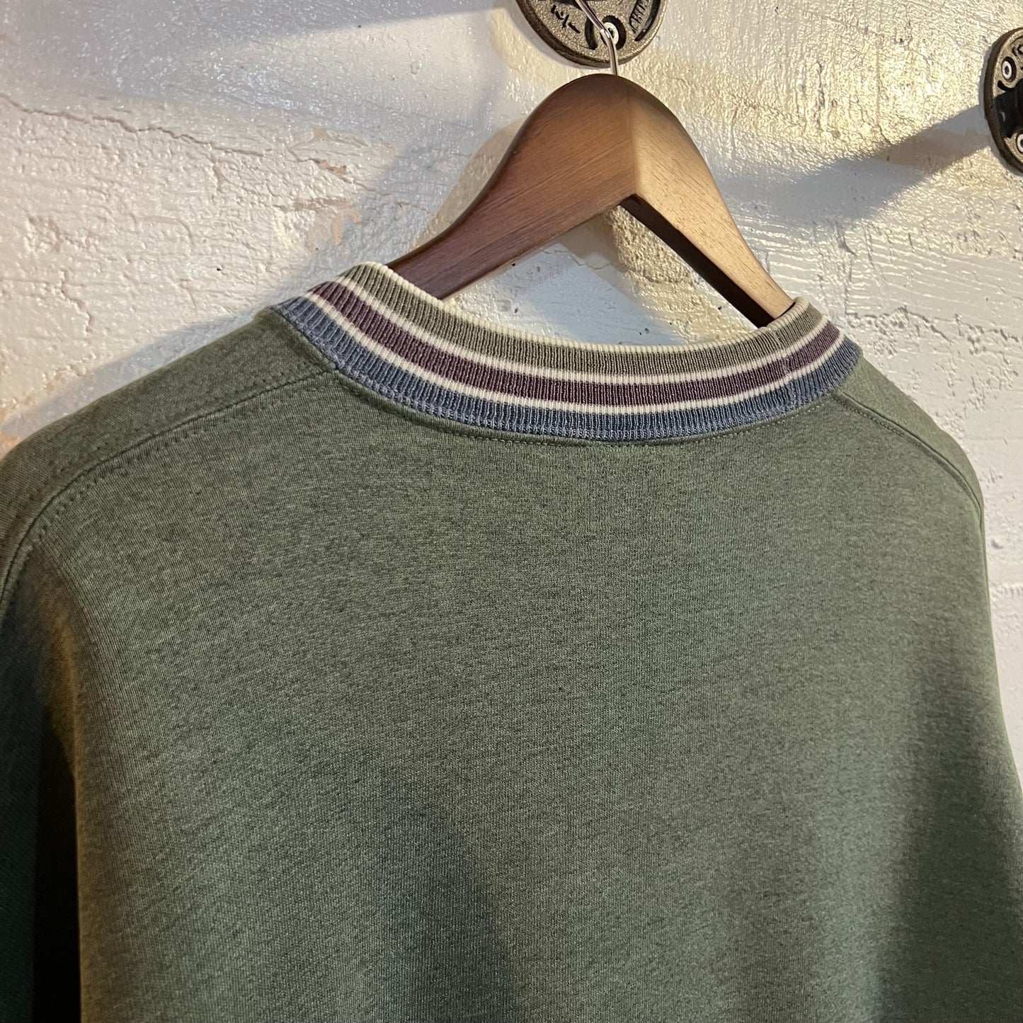 Vintage 90's Striped Collar Wolf Crewneck Sweatshirt - Size XL - Made In USA - Teal/Green