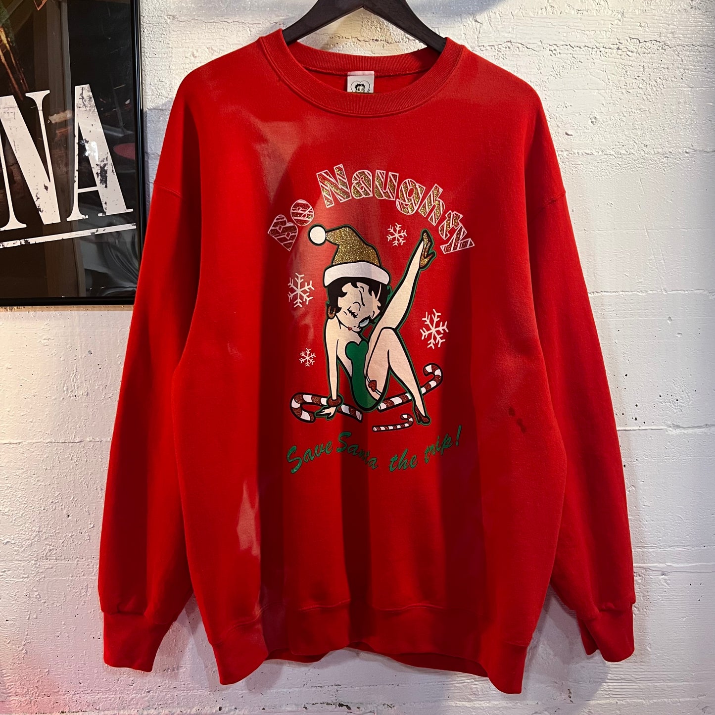 Vintage 2004 Betty Boop Freeze 'Be Naughty' Christmas Crewneck Sweatshirt - Size XL - Red/Multi