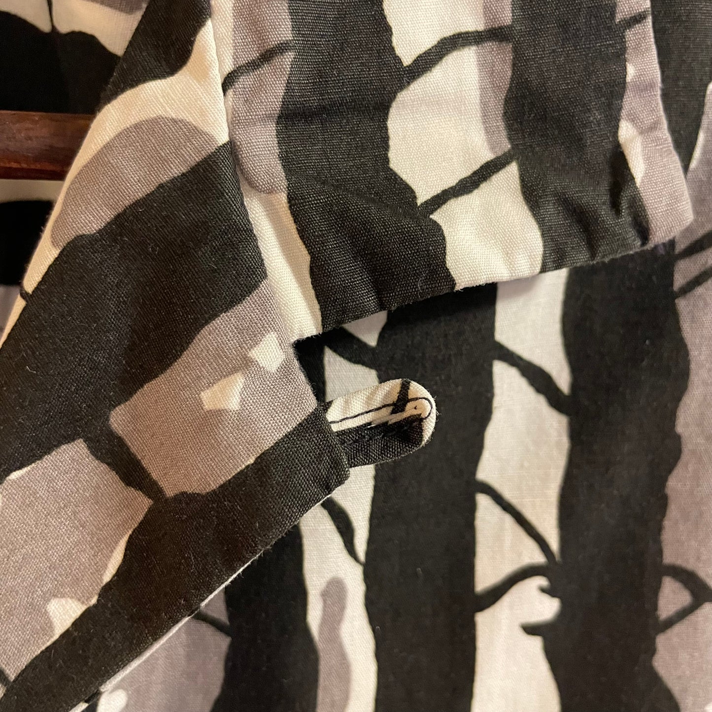 True Vintage 1960's Duke Kahanamoku By Kahala Monochrome Bamboo Print Loop Collar Aloha Shirt - Size Large - Made In Hawaii
