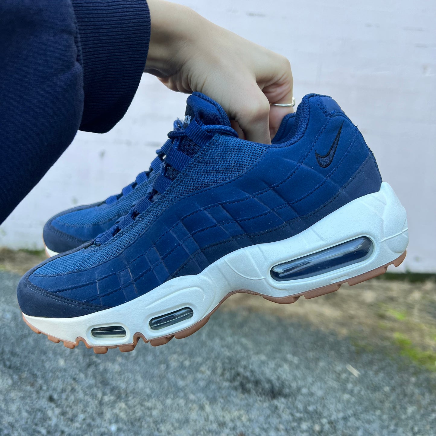 *Pre-Owned* Sample Nike Air Max 95 Coastal Blue - Size 7W/5.5M - Coastal Blue/Midnight Navy/Gum