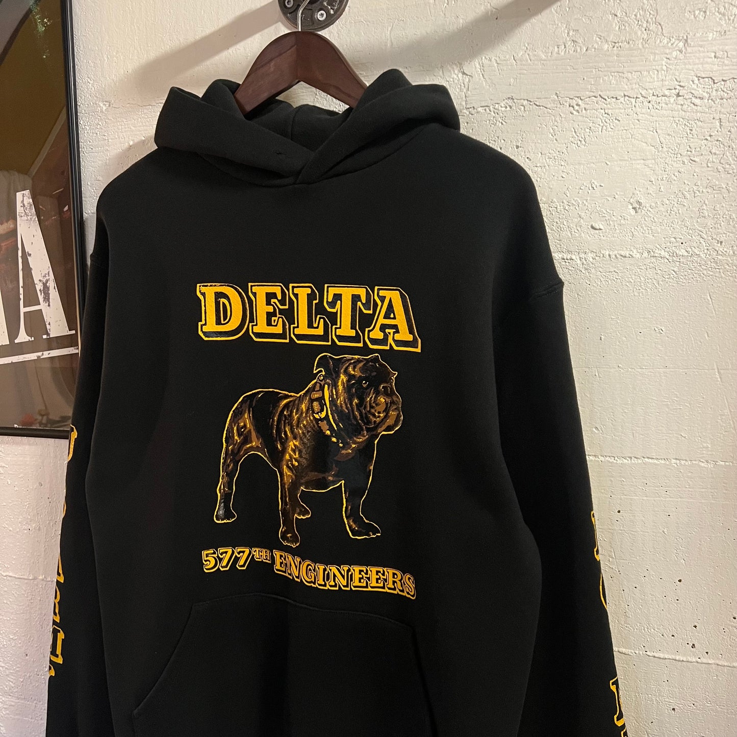 Vintage 90’s Russell Delta 577th U.S. Army Engineers Bulldog Hoodie Sweatshirt - Size Large - Made In USA - Black/Yellow