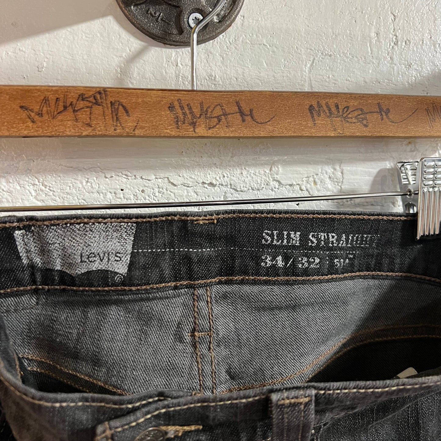 2000's Levi's 514 Slim Straight Dark Wash Denim Jeans - Size 33"/31" - Made In Mexico - Dark Wash Denim