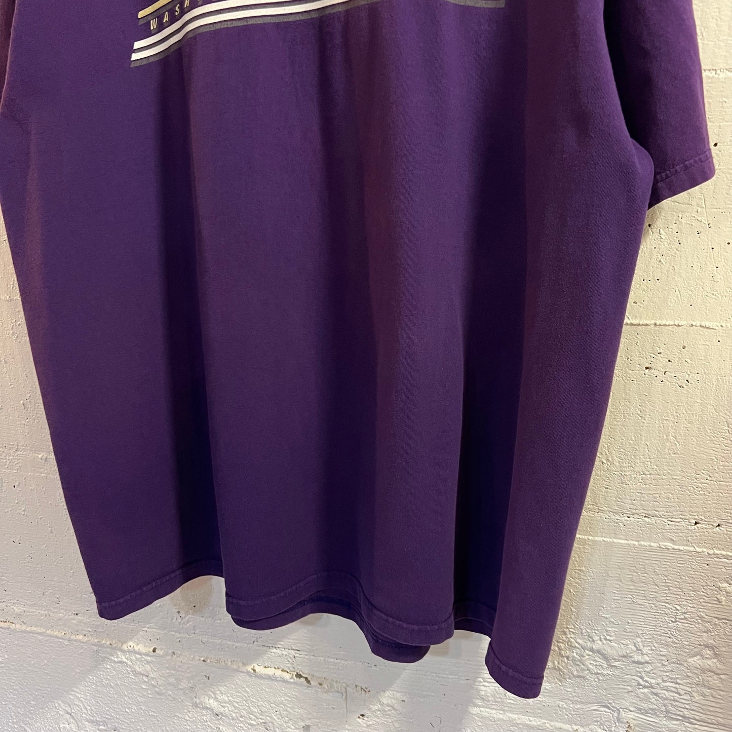 Vintage 90's/00's Nike Team University Of Washington Huskies T-Shirt - Size XL - Purple/Tan/White