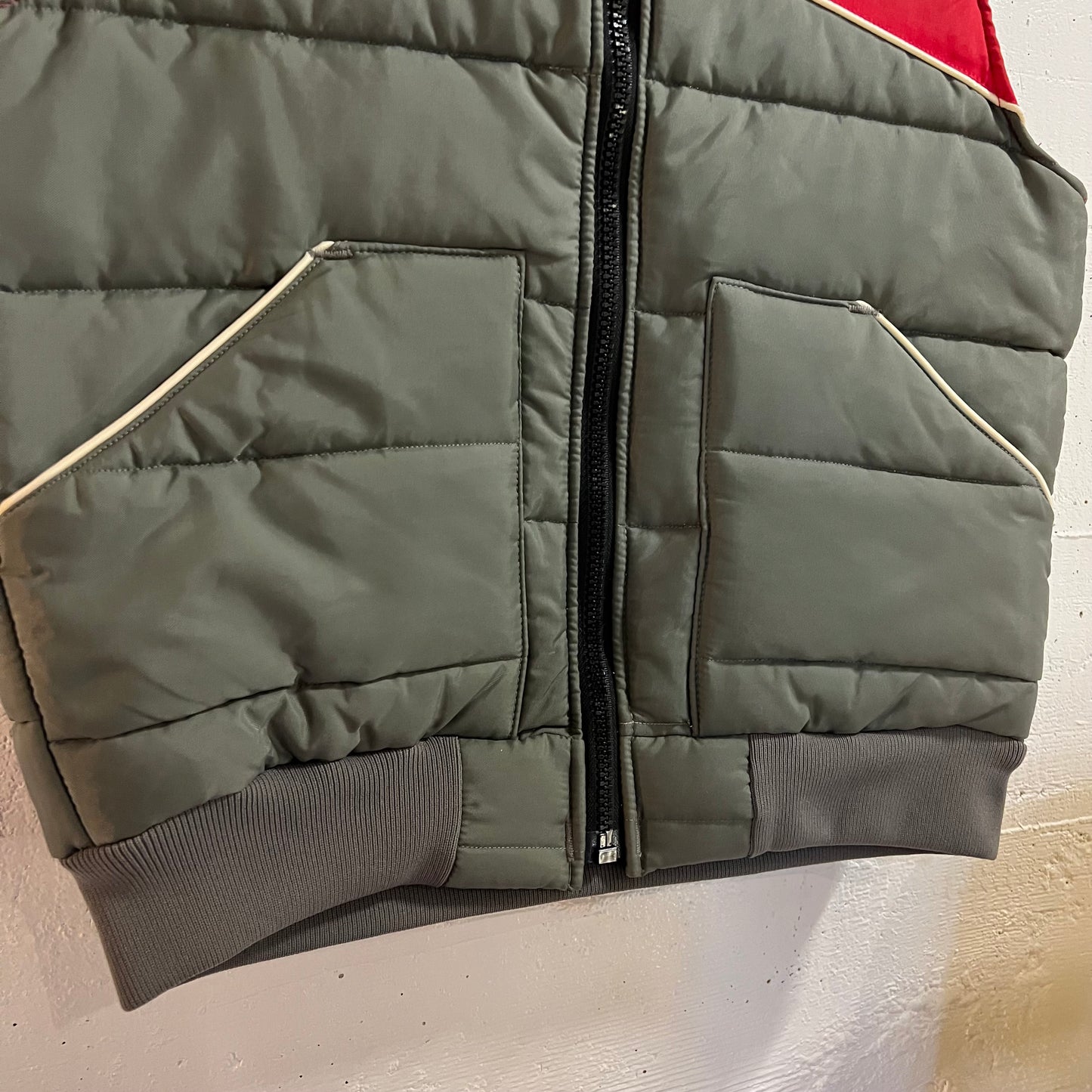 Vintage Union Made Polaris Winterwear Insulated Nylon Vest - Size Medium - Union Made In USA - Red/Gray