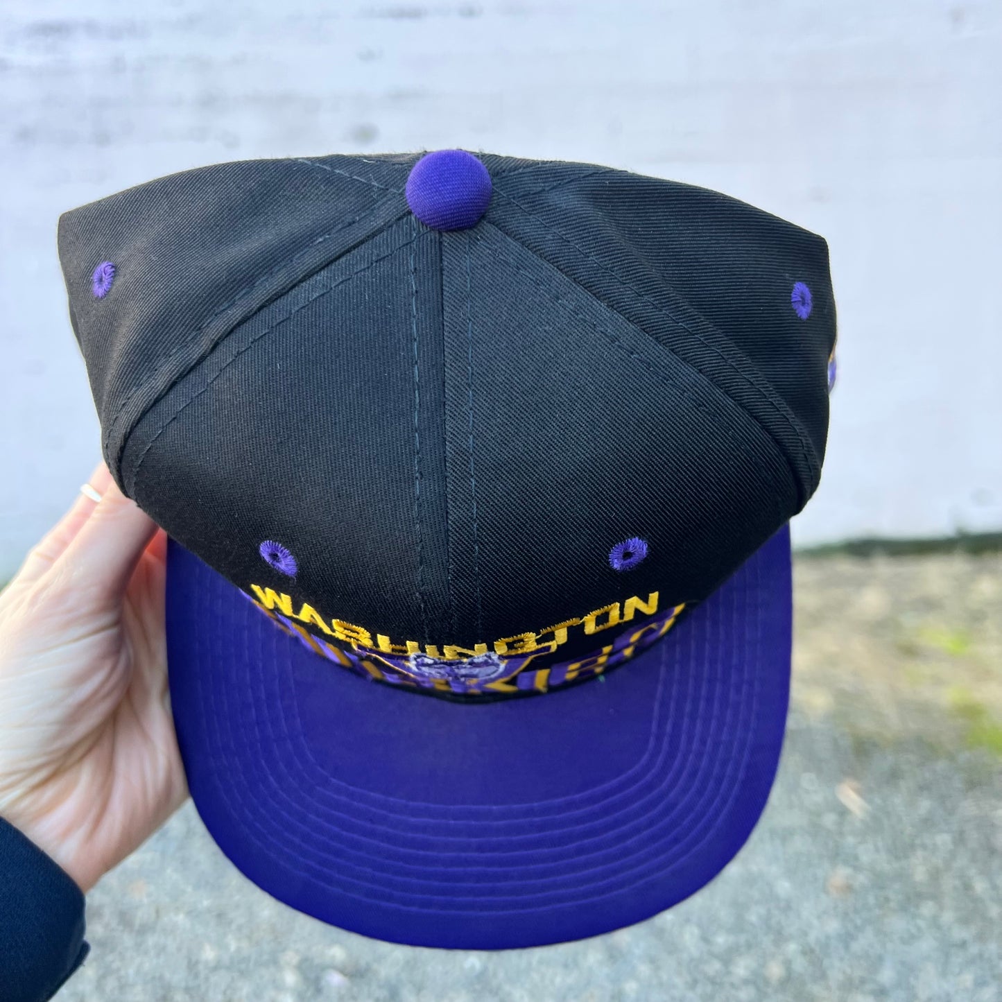 Vintage 90's University Of Washington Huskies Embroidered Snapback Hat - OSFA - Black/Purple/Gold