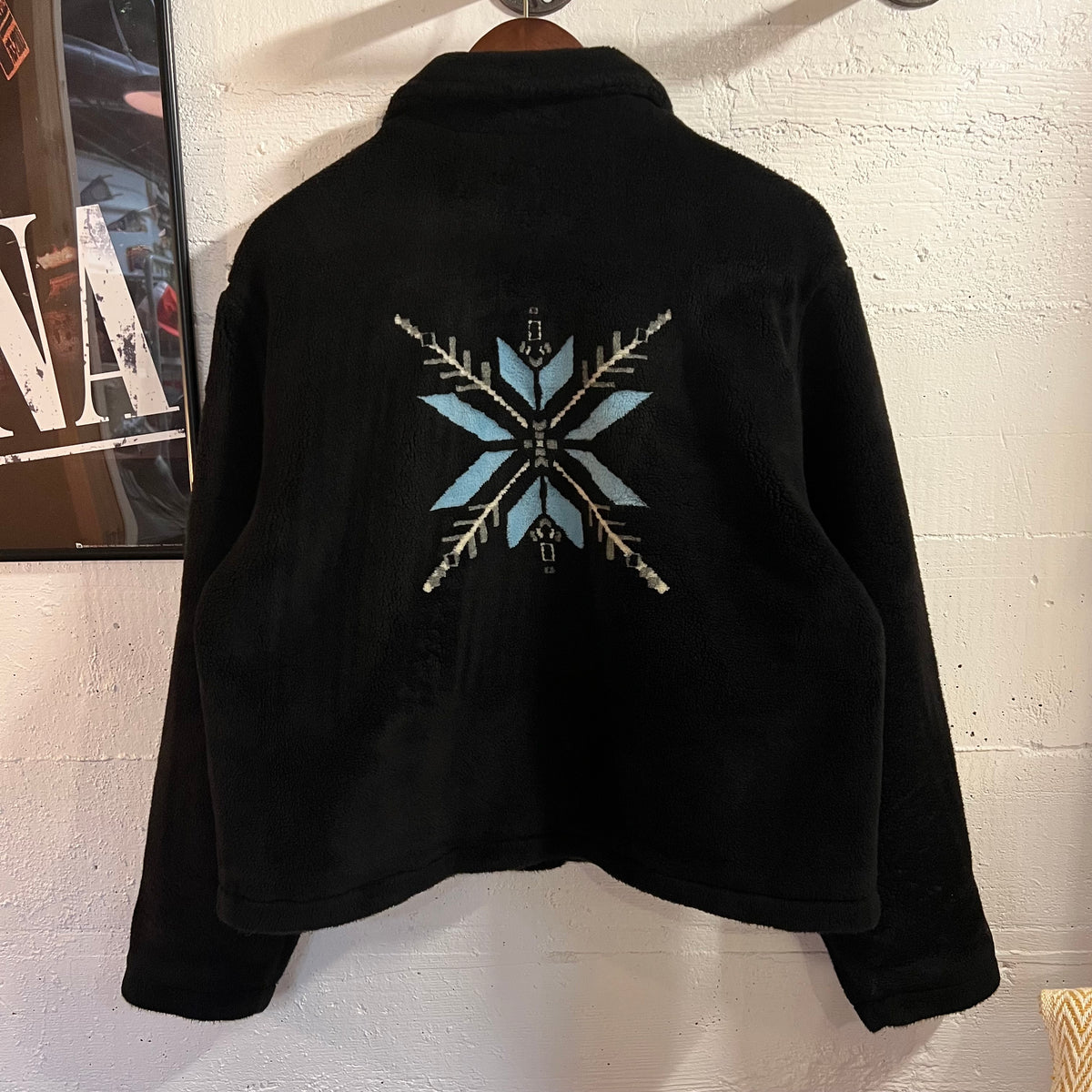 Vintage 90’s Tsunami ‘Snowflake’ Cropped Fleece Button Up Jacket - Size Large - Made In Canada - Black/Blue/Grey/White
