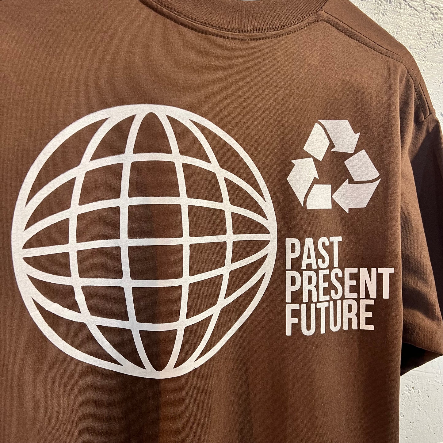 MYSTICSTUDIOS PAST/PRESENT/FUTURE T-SHIRT - SS25 - Cacao Brown/Mystic-White