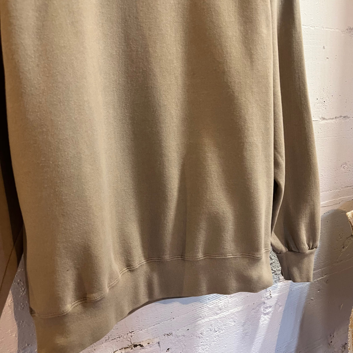 Vintage 90’s Embroidered Russell Athletic Crewneck Sweatshirt - Size Medium - Made In USA - Tan/Beige