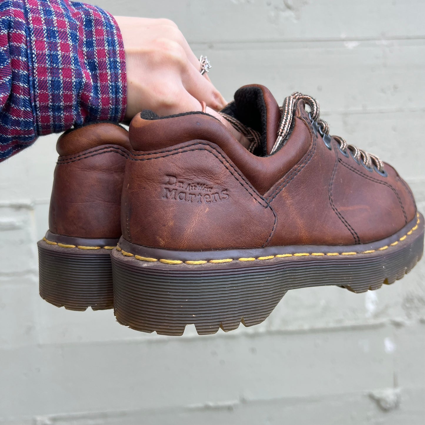 *Pre-Loved* Y2K Dr. Martens Air-Wair 8312 Brown Leather Low Lace Up Oxford Shoes - Size 6M/7W - Brown