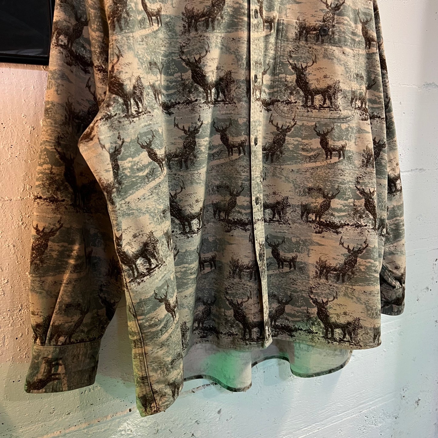 Vintage Y2K Cabela's All Over Deer Print Chamois Cloth Button Down Shirt - Size 3XL - Olive/Beige