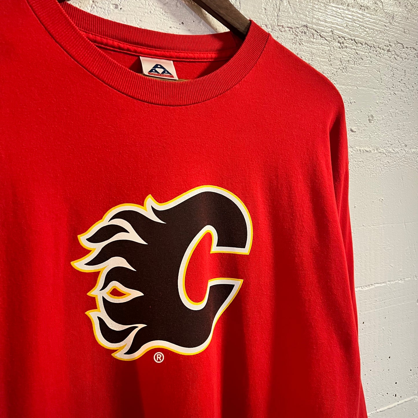 Vintage Calgary Flames NHL Long Sleeve T-Shirt - Size Large - Red/Multi