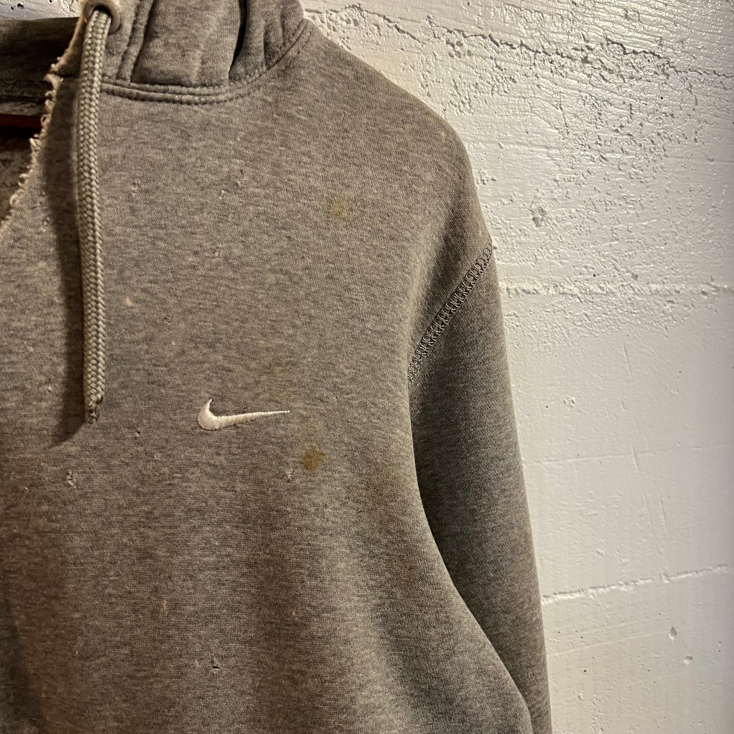 Vintage 2000’s Distressed Embroidered Nike Hoodie Sweatshirt - Size Medium - Heather Grey