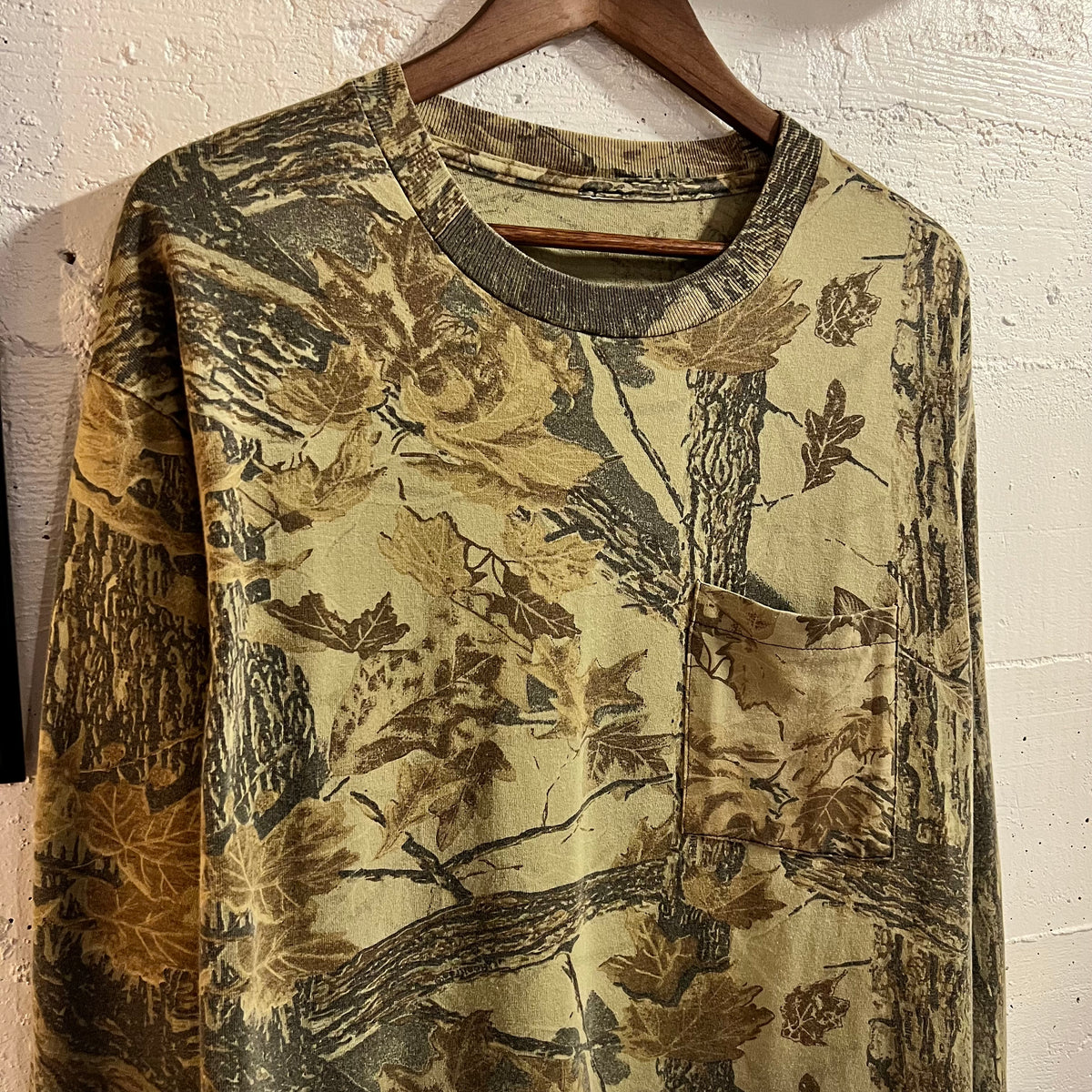 Vintage Real Tree Camo Long Sleeve Pocket T-Shirt - Size XL - Earth Toned