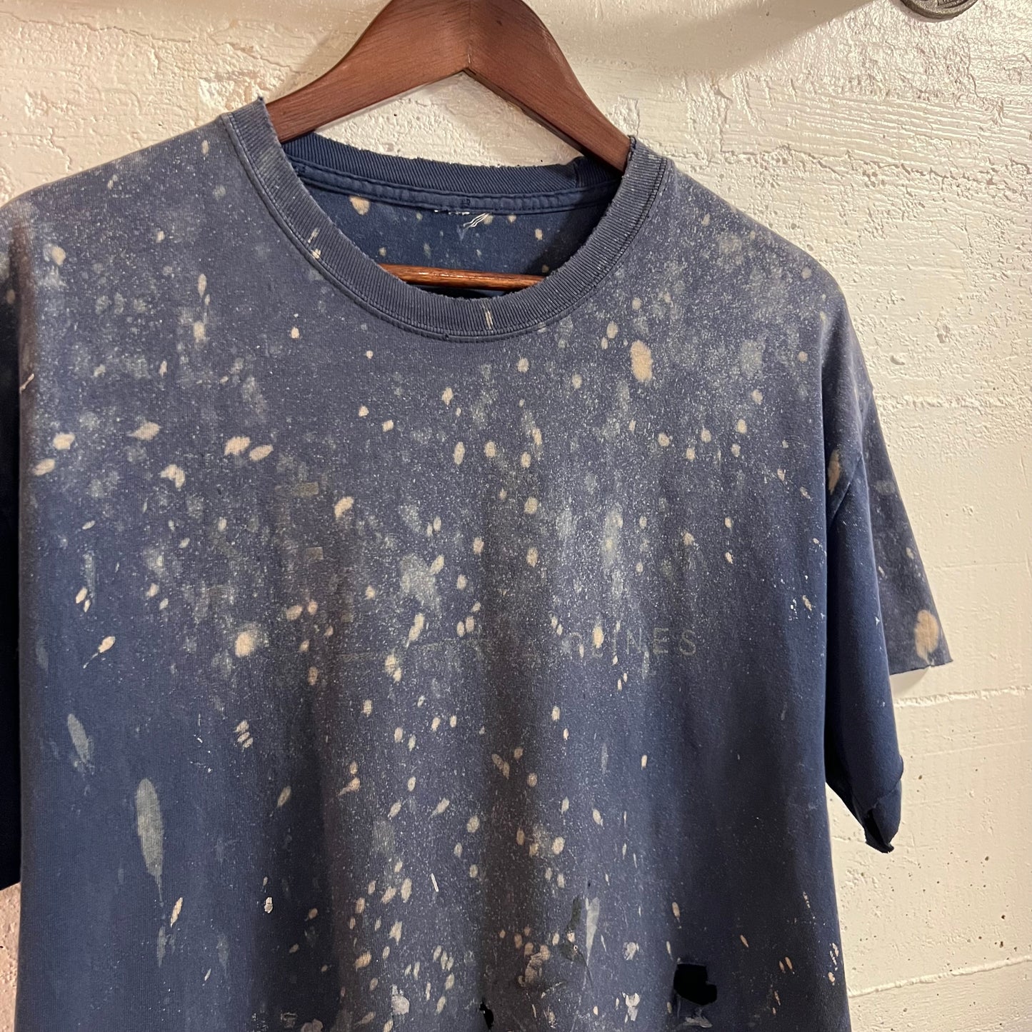 Vintage Distressed/Faded Cropped ‘Airlines’ T-Shirt - Size Medium - Faded Navy