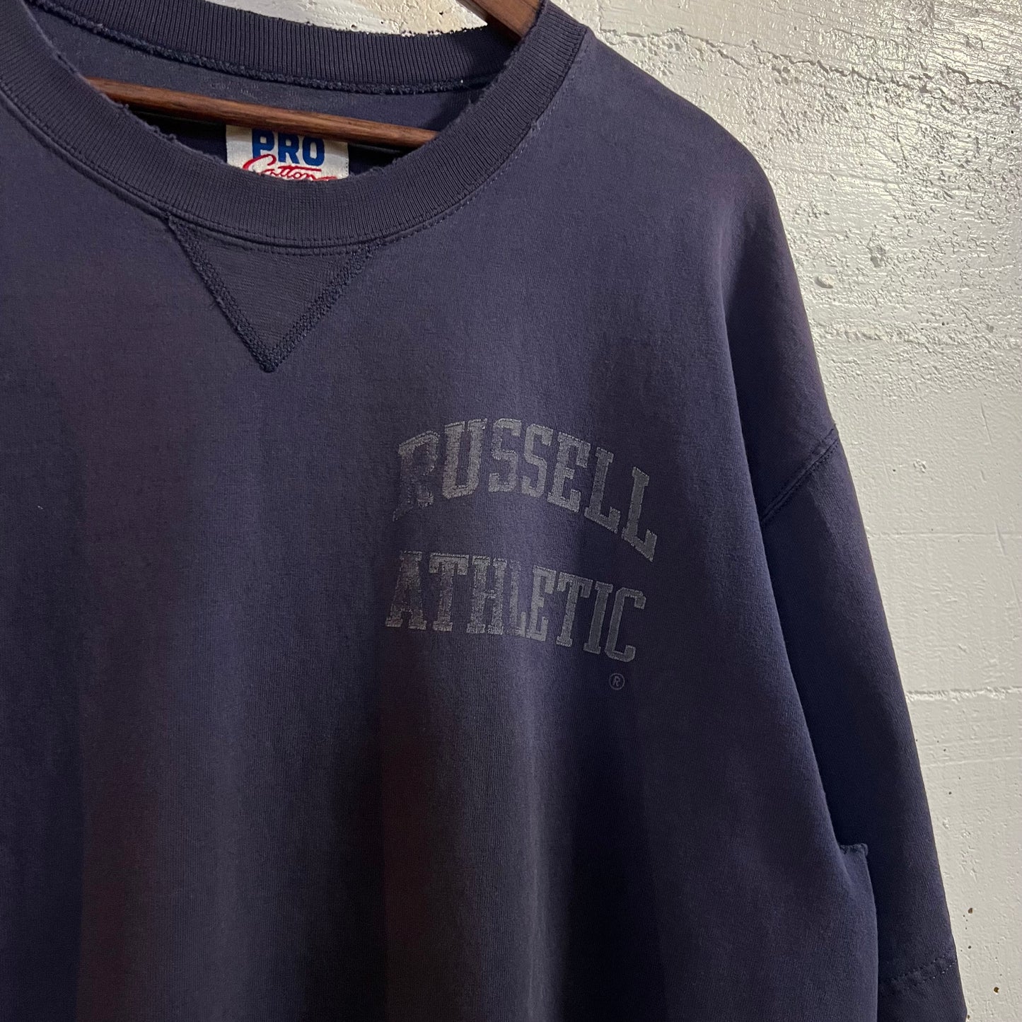 Vintage 90’s Distressed Russell Athletic Heavyweight T-Shirt - Size Large - Made In USA - Navy