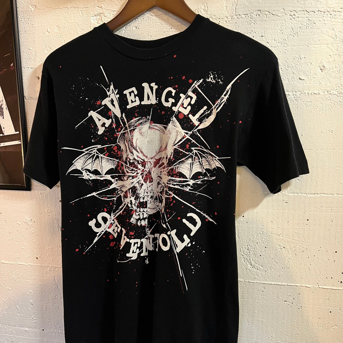 Vintage 2000’s Avenged Sevenfold Band Shattered Bat Wing Skull Graphic T-Shirt - Size Small - Black/White/Red