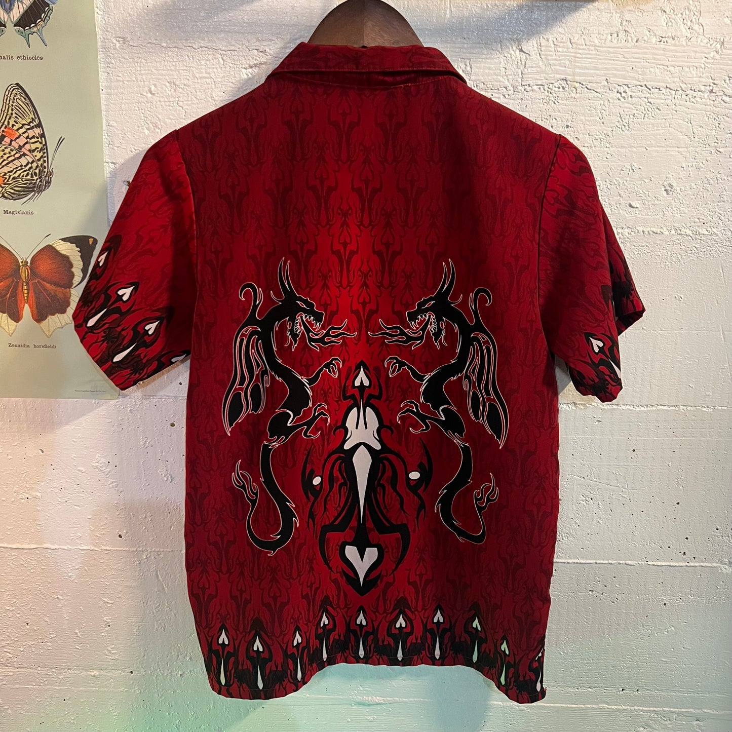 Vintage Y2K Dragonfly Tribal Dragon Short Sleeve Button-Up Rayon Loop Collar Shirt - Size Small - Red/Black