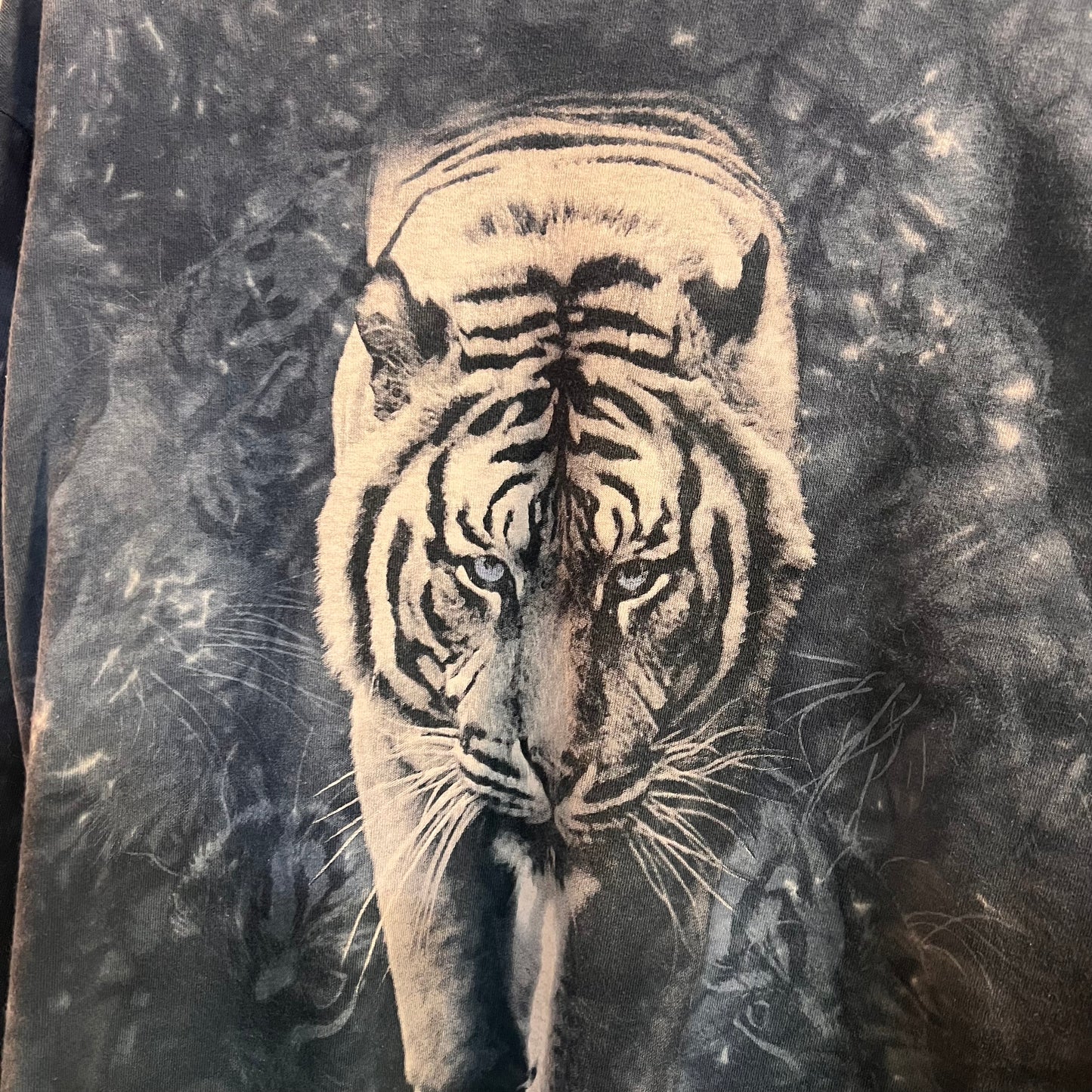 Vintage 90's The Mountain All Over Print Tie-Dye White Tiger Long Sleeve T-Shirt - Size Medium - Blue/White