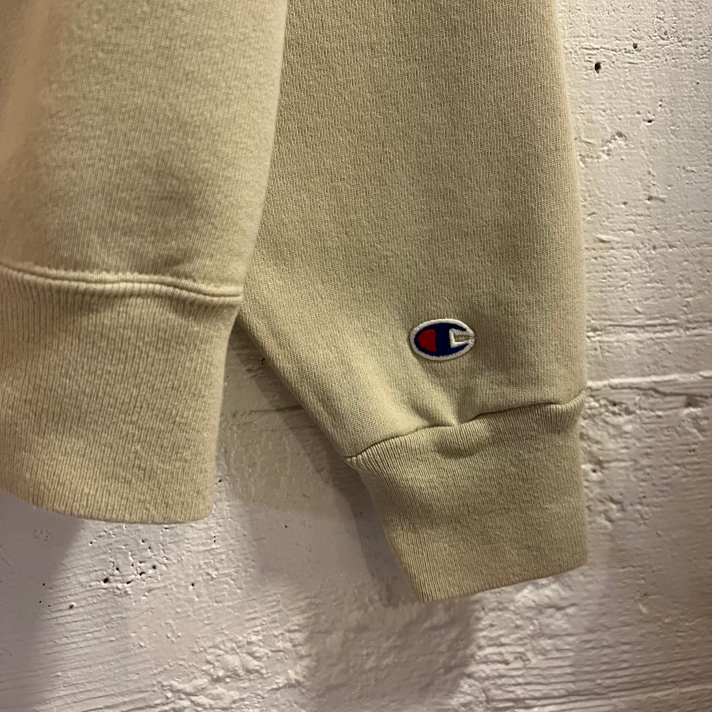 Vintage 90’s Embroidered Champion Crewneck Sweatshirt - Size Medium - Beige