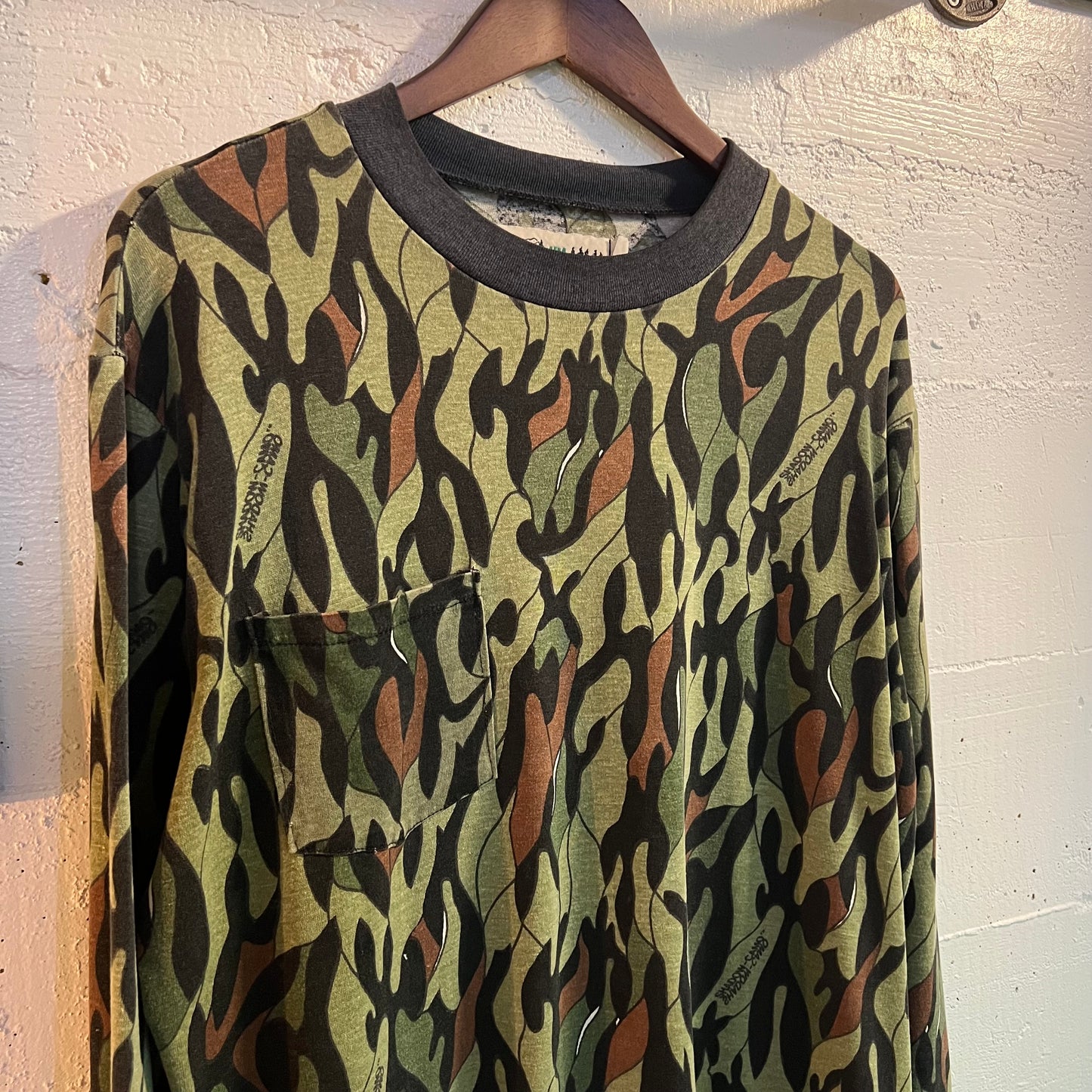 Vintage 1980's Shadow Camo By Jim Teeny Single Stitch Long Sleeve Pocket T-Shirt - Size XL - Made In USA