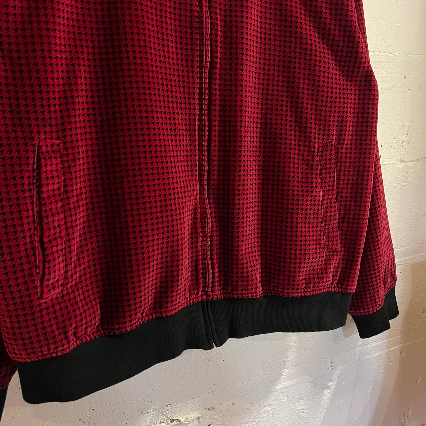Vintage 2000's Emerica Skateboarding Sherlock Houndstooth Velvet Bomber Jacket - Size XL - Red/Black