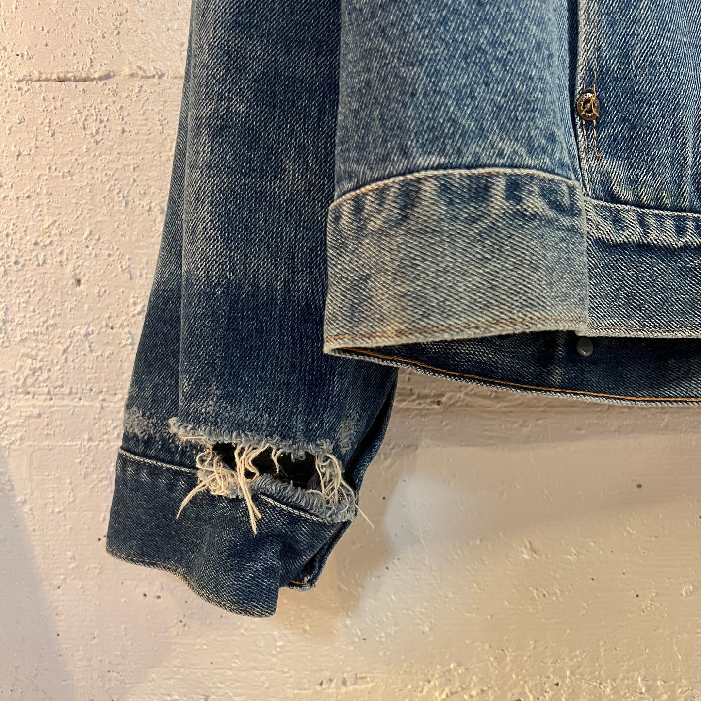 Vintage 70’s Faded/Distressed Rustler Button Up Denim Jacket - Size XL - Medium Wash