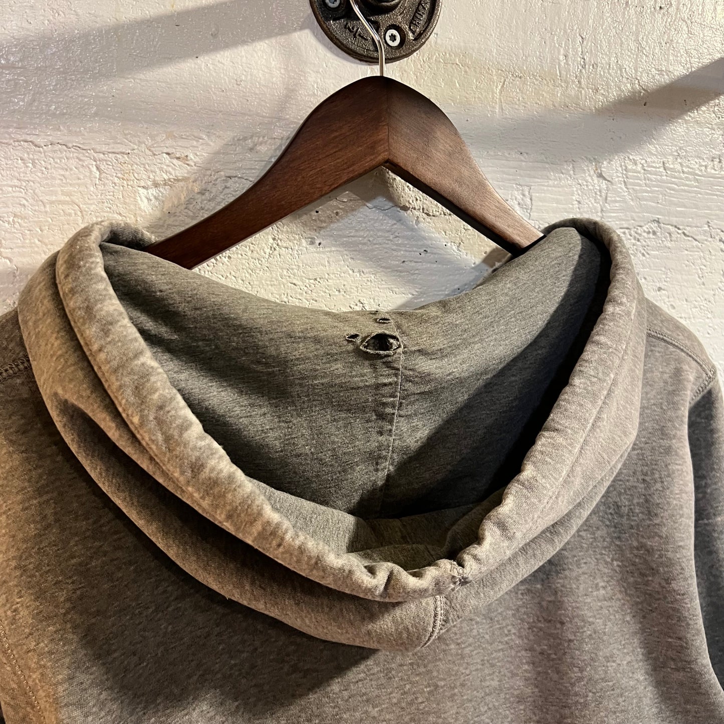 Vintage 2000’s Distressed Embroidered Nike Hoodie Sweatshirt - Size Medium - Heather Grey