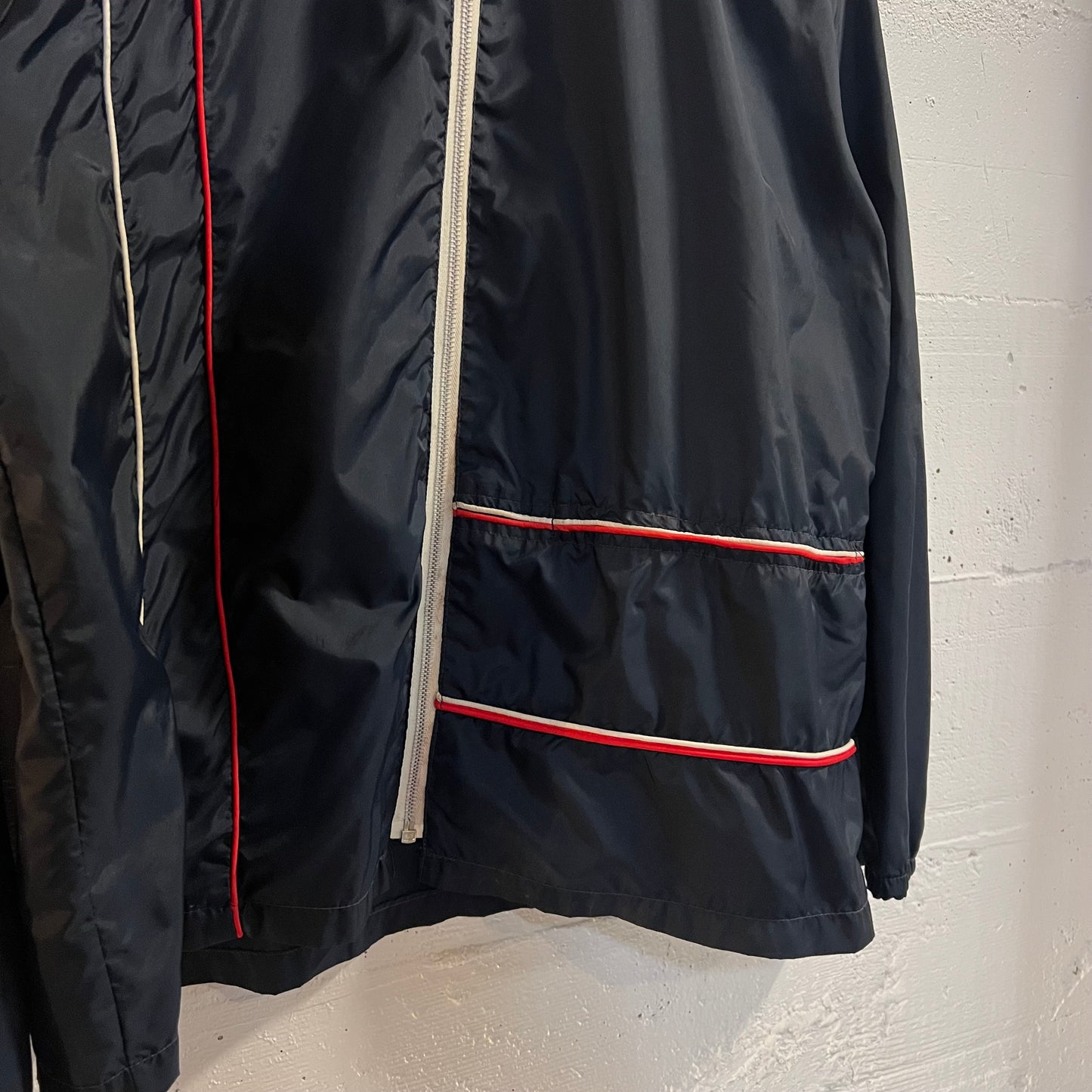 Vintage 1970's Caribu By Briarcliff Piping Racer Style Zip Nylon Windbreaker Jacket - Size Medium - Navy/Red/White