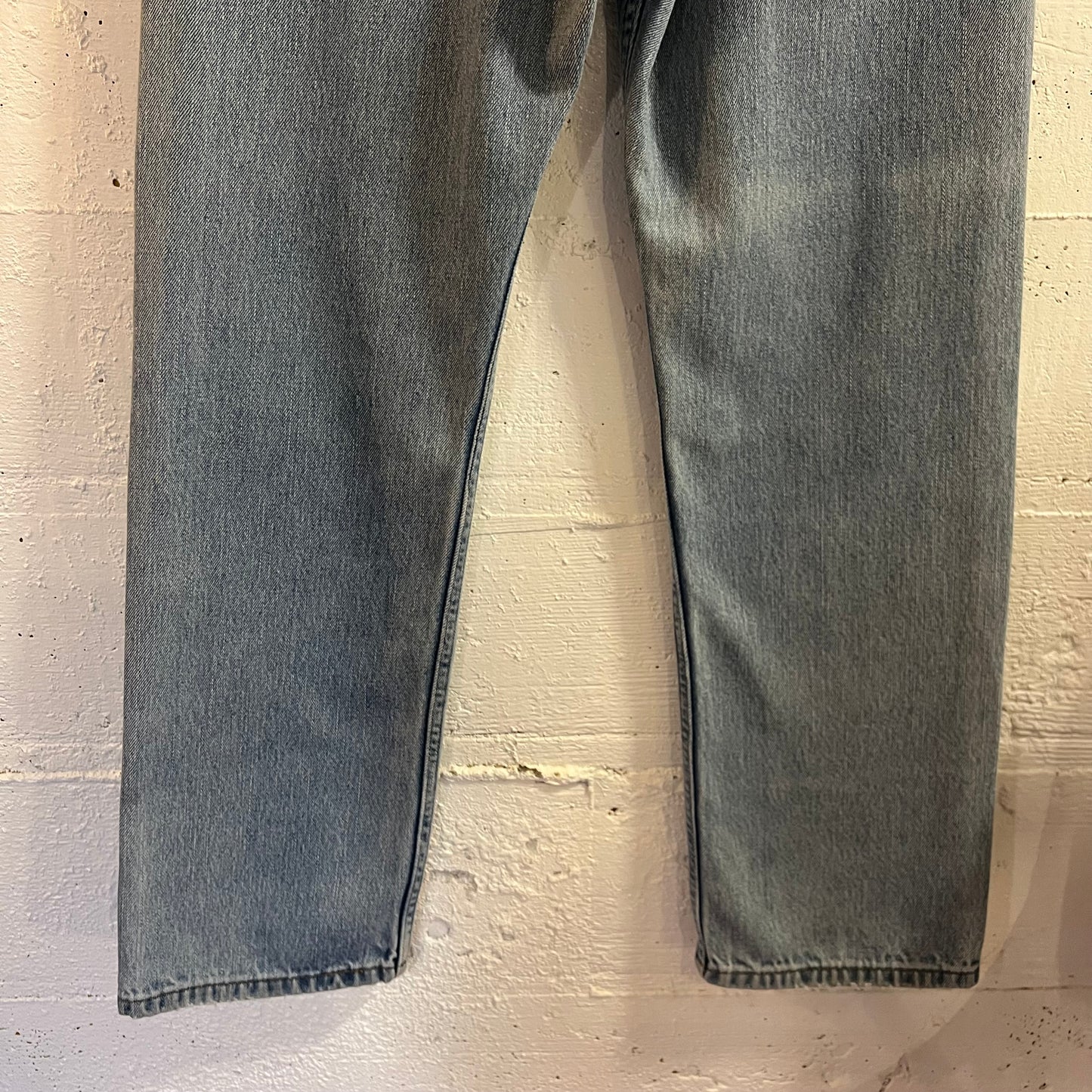Vintage 2005 Levi's 505 Regular Straight Leg Denim Jean - Size 28"- 30" - Light Wash Indigo