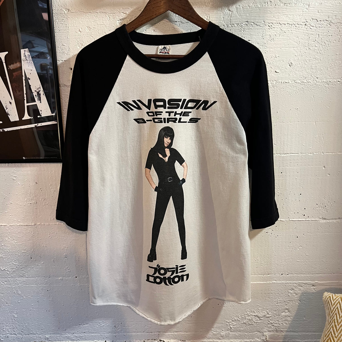 Vintage Y2K Josie Cotton "Invasion Of The B-Girls” Raglan Sleeve Baseball T-Shirt - Size Large - Black/White