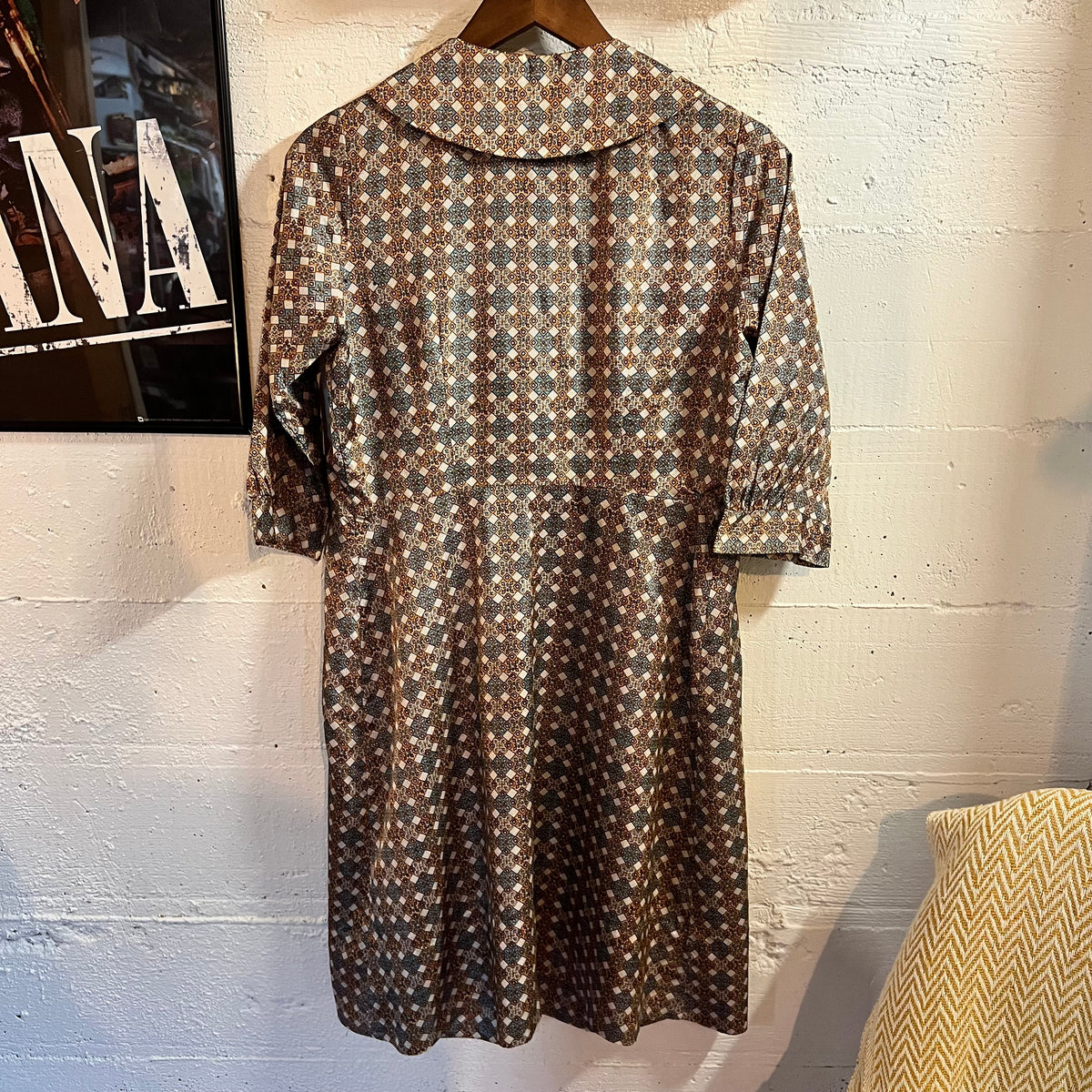 True Vintage 1960's Kerrybrooke Sears Roebuck And Co. Mid Length Geometric Tile Pattern Shirt Dress - Size Large - Made In USA