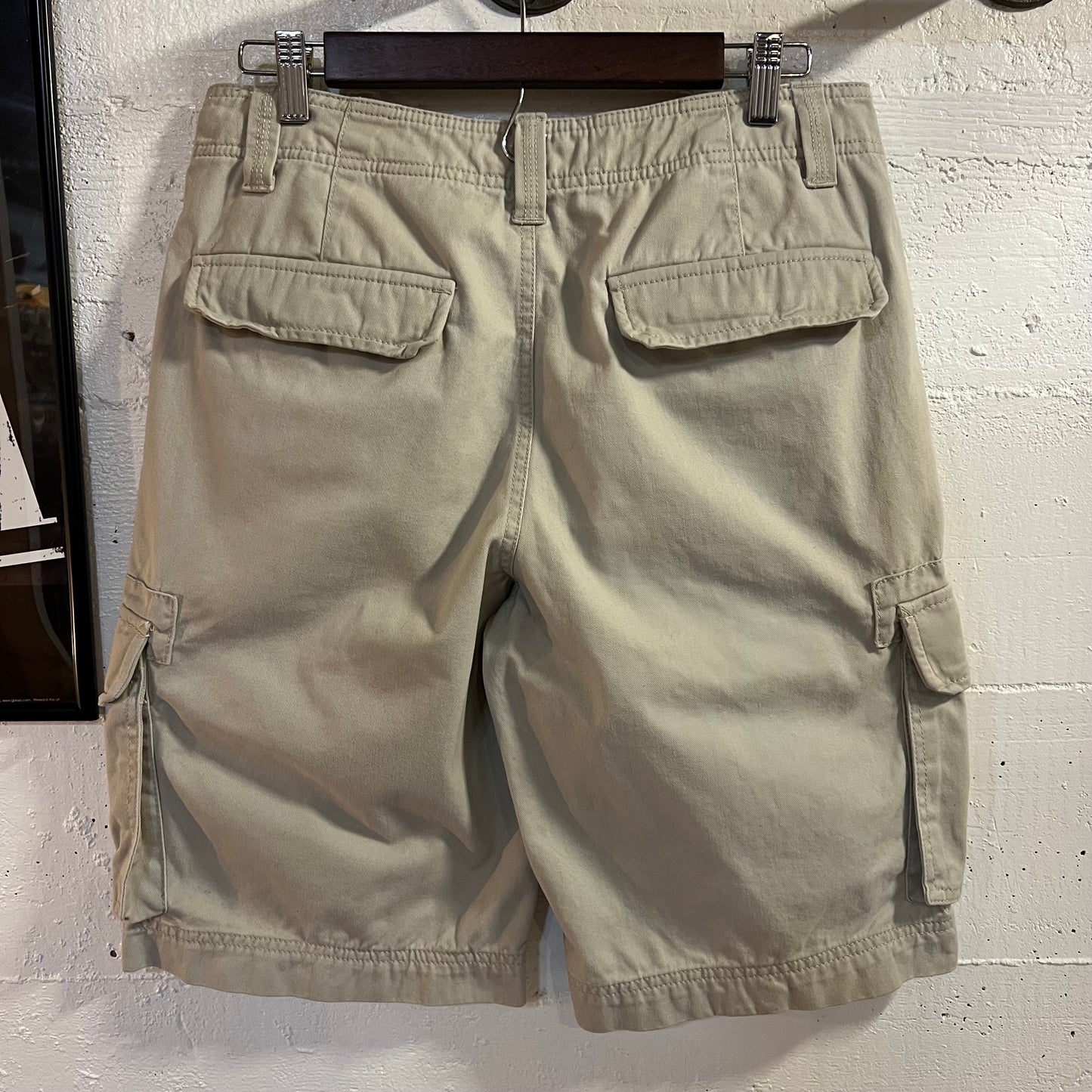 2000's Eddie Bauer Khaki Cargo Shorts - Size 30" - Khaki