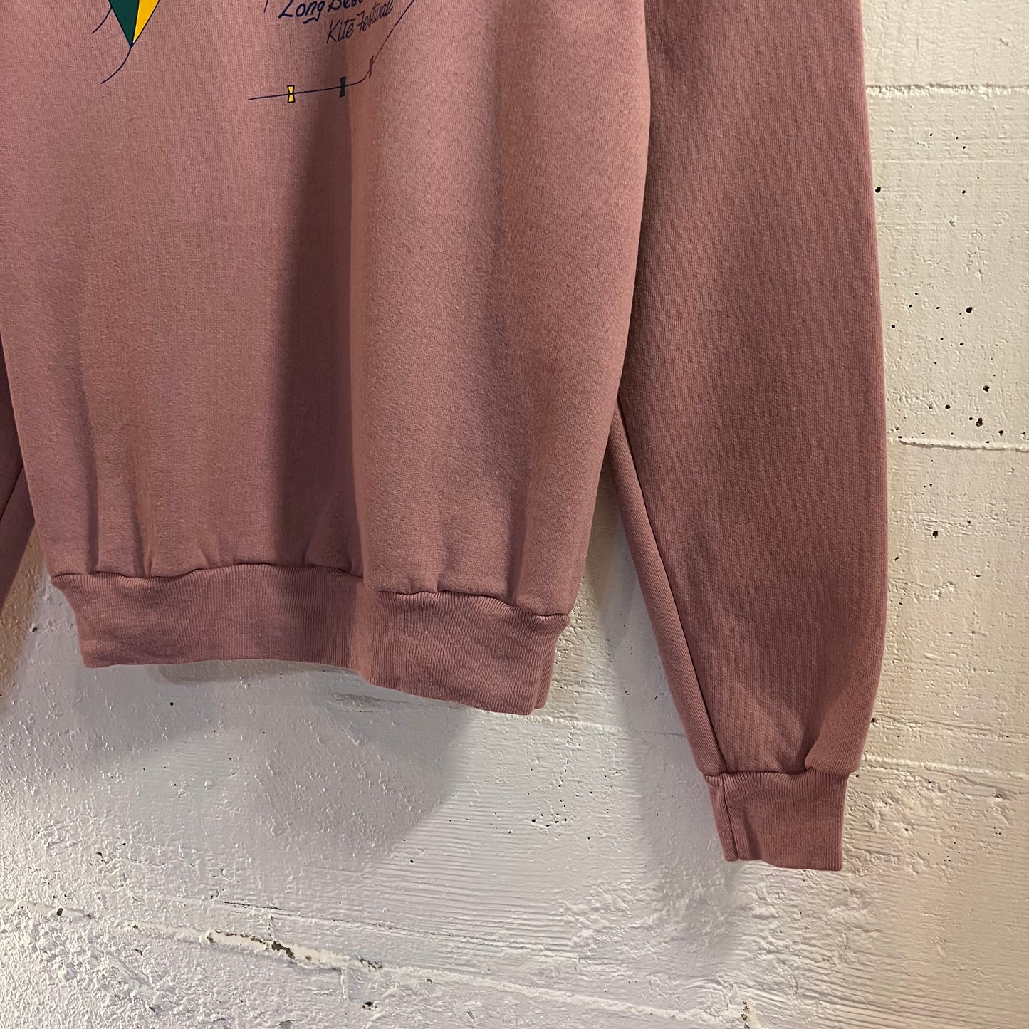 Vintage 80’s Russell Athletic Long Beach, WA Kite Festival Crewneck Sweatshirt - Size XS - Made In USA - Pink/Multi