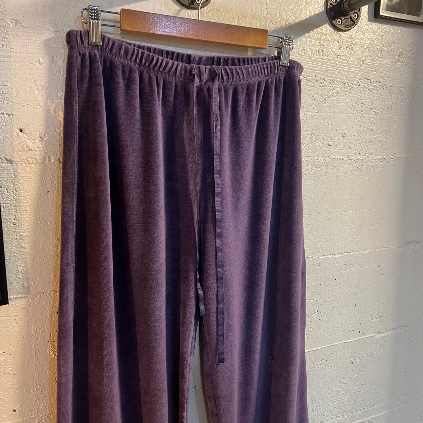 Vintage 2000's Anne Lewin Velour Flare Sweatpants - Size Medium - Purple/Lavender
