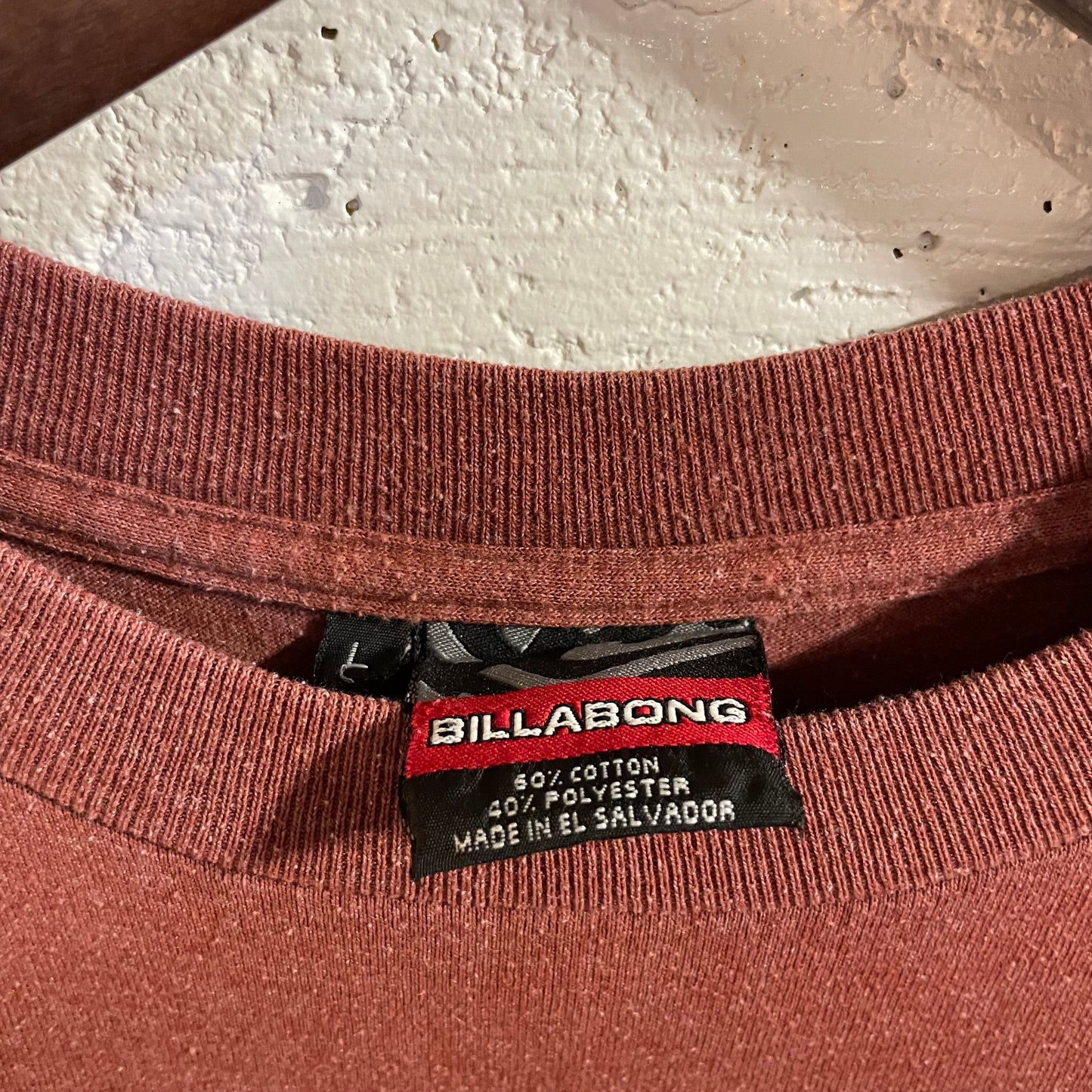Vintage Early 2000’s Billabong Graphic T-Shirt - Size Large - Terracotta Red