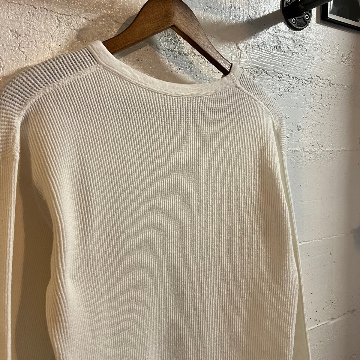 Vintage 50's/60's Cotton Waffle Knit Long Sleeve Split Hem Thermal Shirt - Size Medium/Large - Made In USA - White