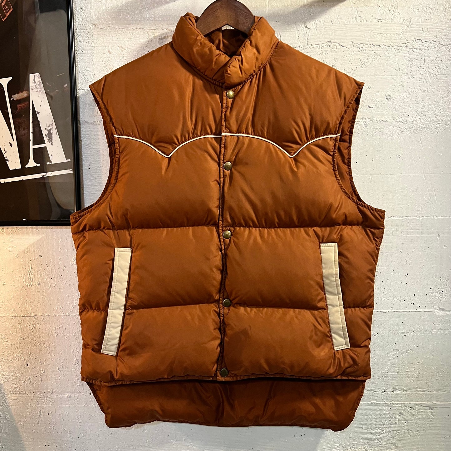 Vintage 1970's Comfy Goose Down Insulated Western Yoke Puffer Vest - Size Large - Made In USA - Copper Brown
