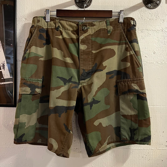 Vintage Military Woodland Camo Cargo Shorts - Size 34W - Earth Toned