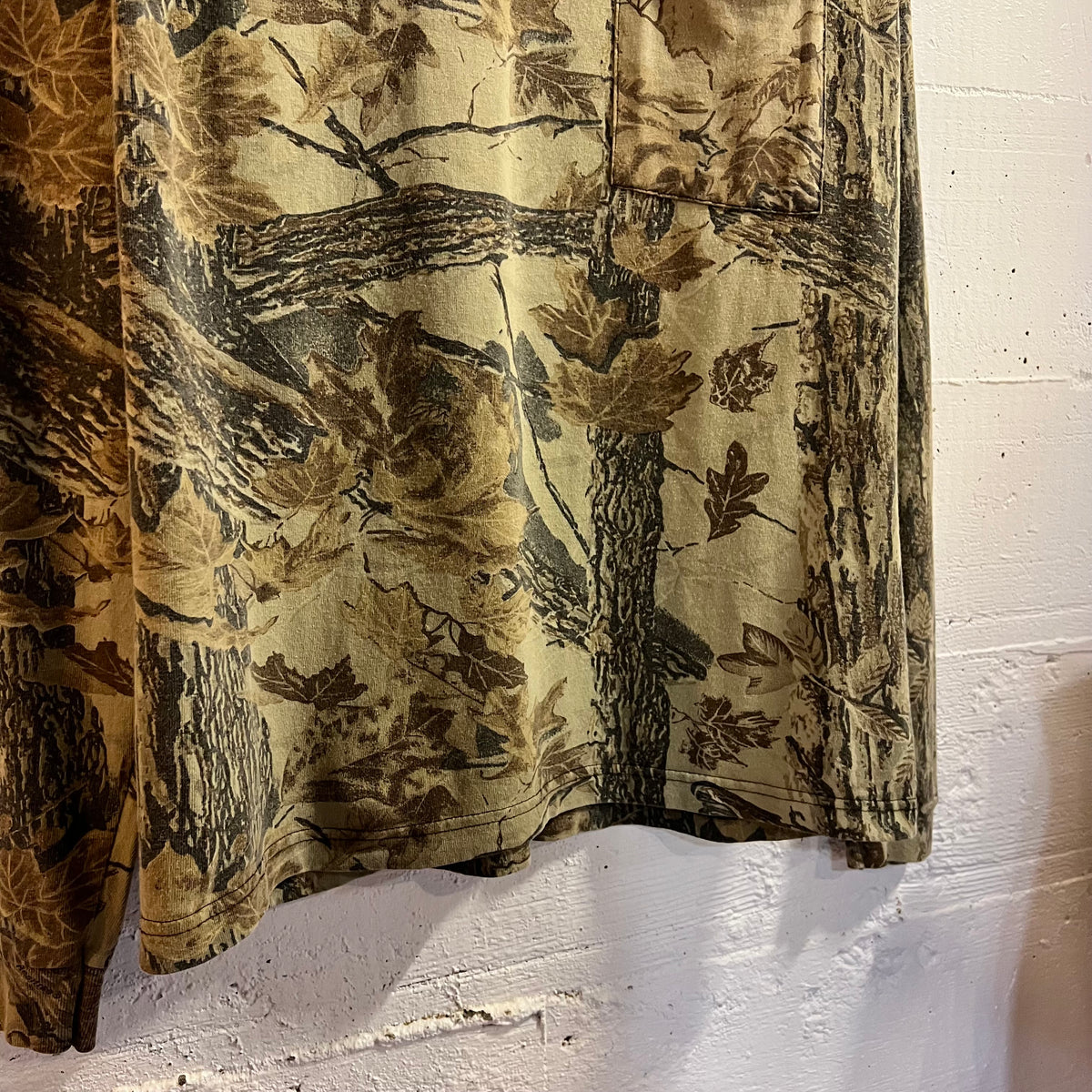 Vintage Real Tree Camo Long Sleeve Pocket T-Shirt - Size XL - Earth Toned