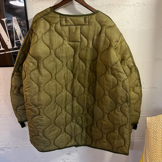 True Vintage U.S. Military Issued Extreme Cold Weather Parka Liner - Size Medium - Made In USA - Olive Drab - DSA100-74-C-1584