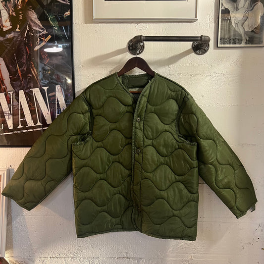 Vintage U.S. Military Issue M-65 Cold Weather Coat Liner - Medium - Made In USA - SP0100-02-D-CA06/0026