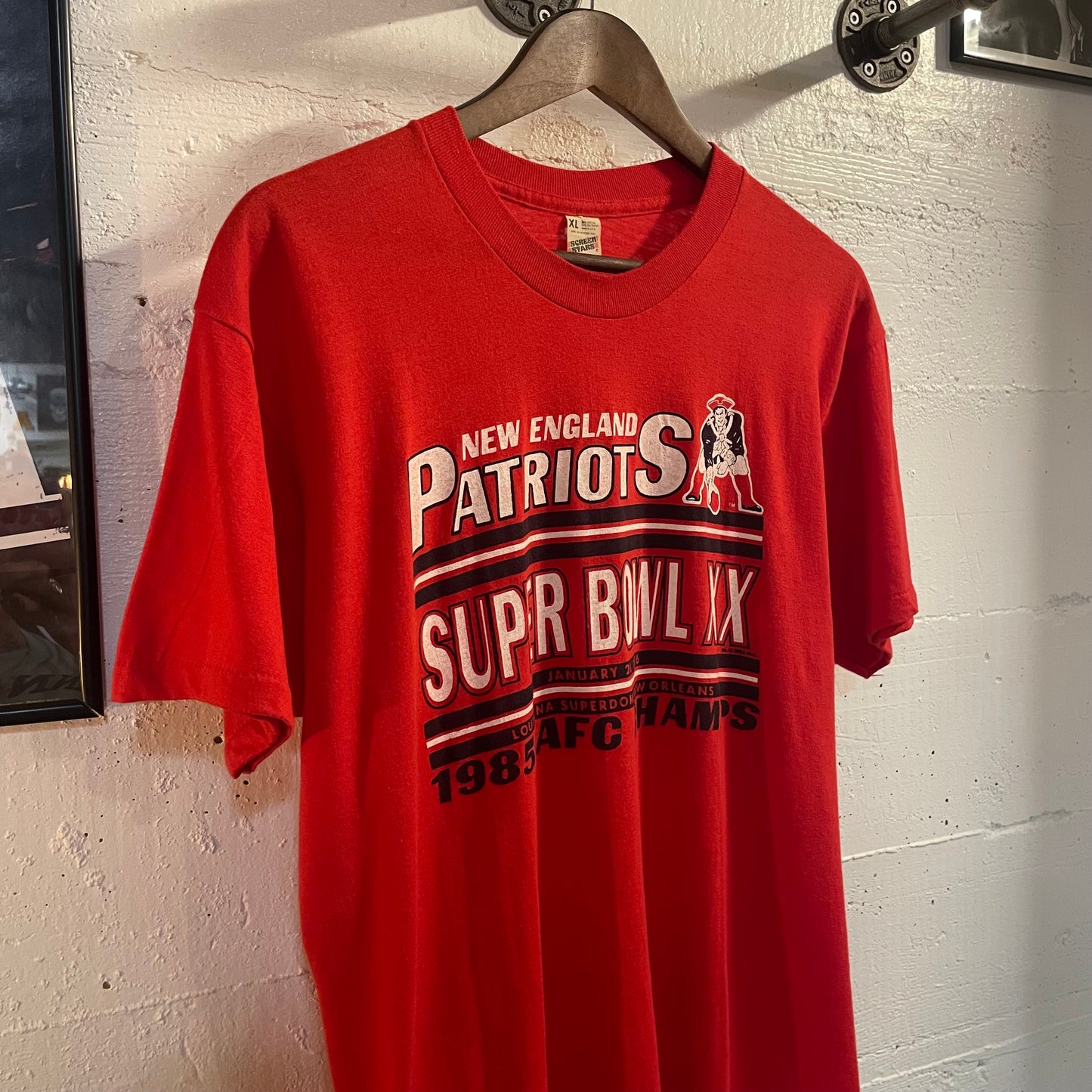 Vintage 1985 New England Patriots ‘Super Bowl XX’ Single Stitch T-Shirt - Size XL - Made In USA - Red/Black/White