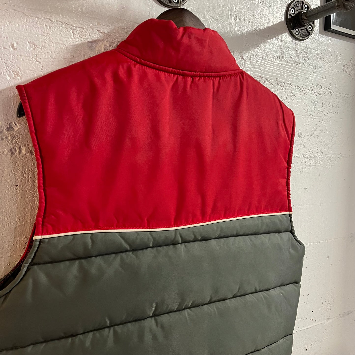 Vintage Union Made Polaris Winterwear Insulated Nylon Vest - Size Medium - Union Made In USA - Red/Gray