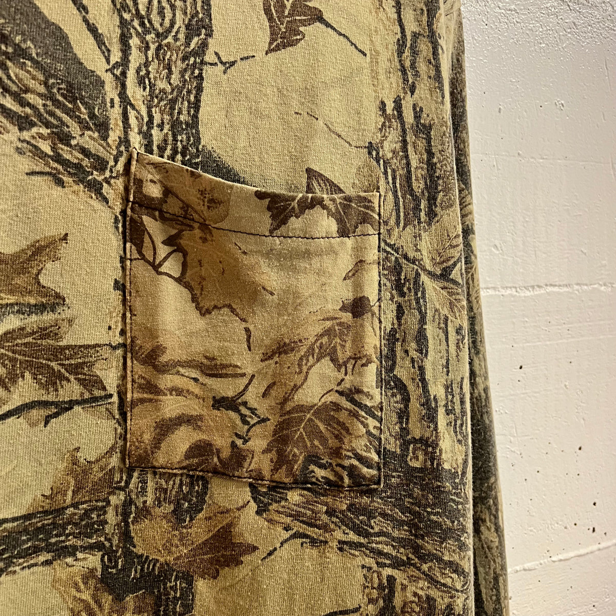 Vintage Real Tree Camo Long Sleeve Pocket T-Shirt - Size XL - Earth Toned