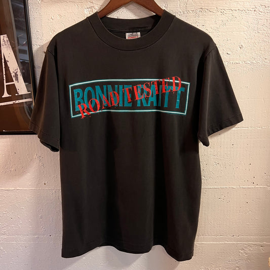 Vintage 1995 Bonnie Raitt ‘Road Tested’ Single Stitch T-Shirt - Size Large - Made In USA - Faded Black/Kelly Green/Red