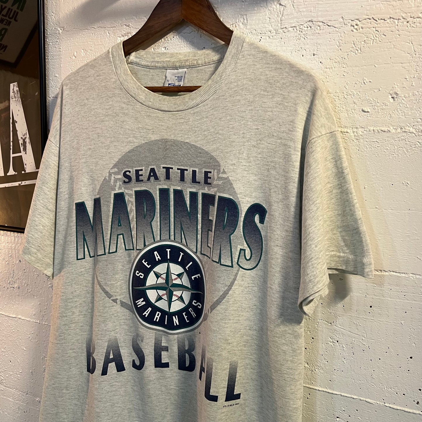 Vintage 1997 Seattle Mariners Baseball MLB Single Stitch T-Shirt - Size XL - Made In USA - Heather Grey/Multi
