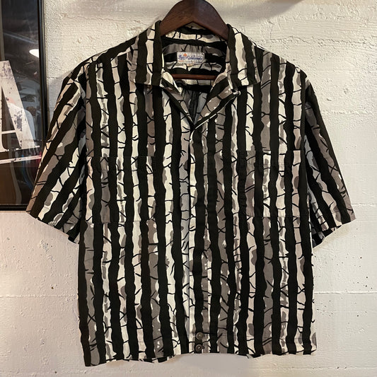 True Vintage 1960's Duke Kahanamoku By Kahala Monochrome Bamboo Print Loop Collar Aloha Shirt - Size Large - Made In Hawaii